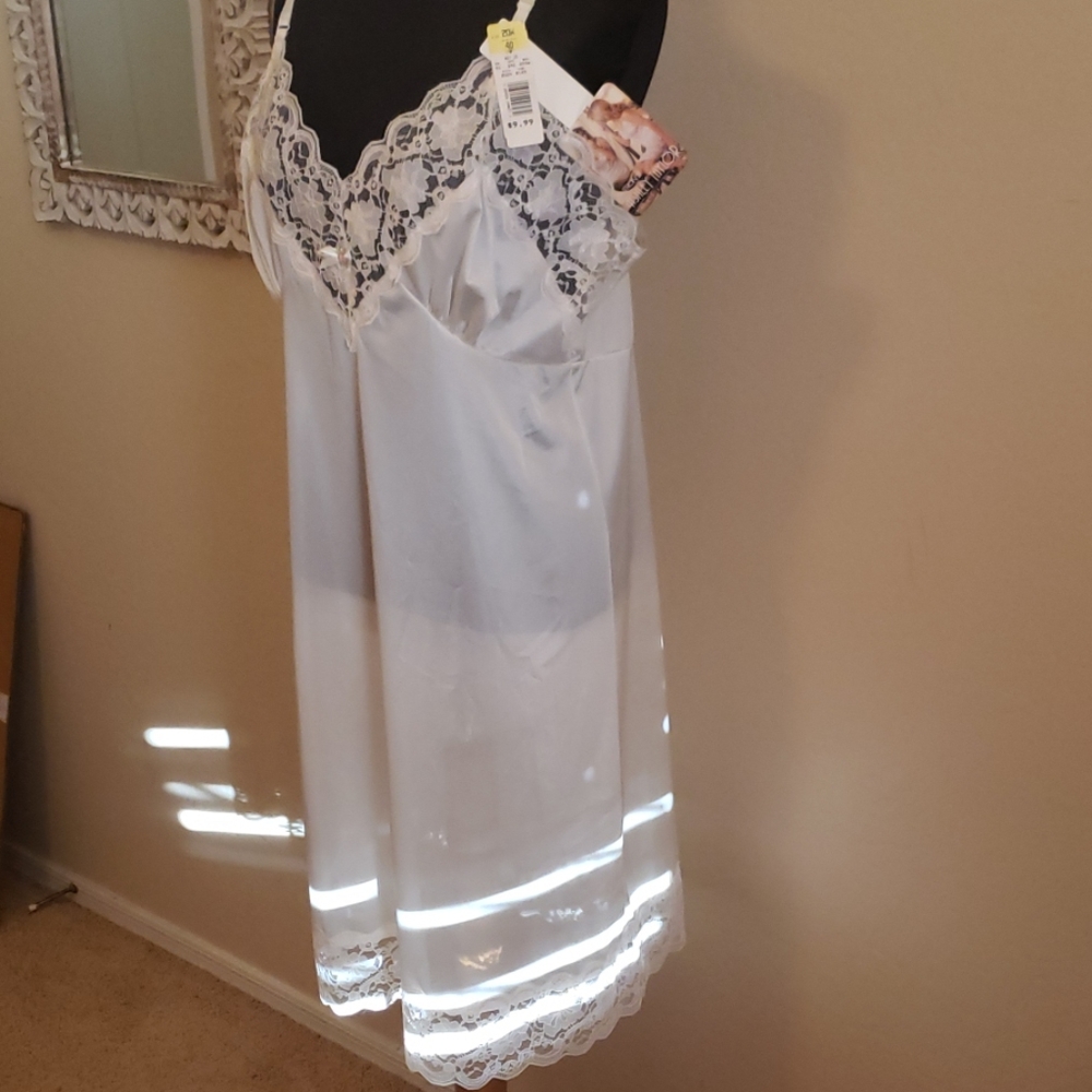 Vintage Full Slip NWT Nylon Sz 40 White